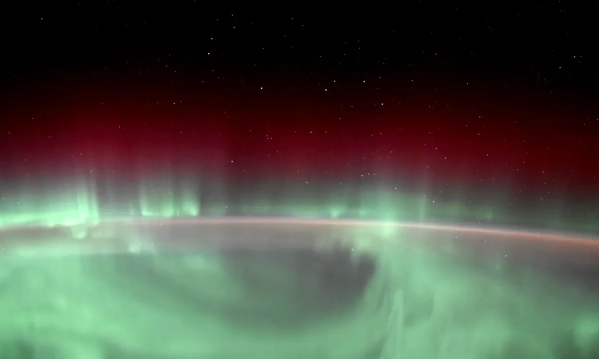 یک فضانورد ناسا تصویری خاص از شفق قطبی ثبت کرد - دیجینوی
