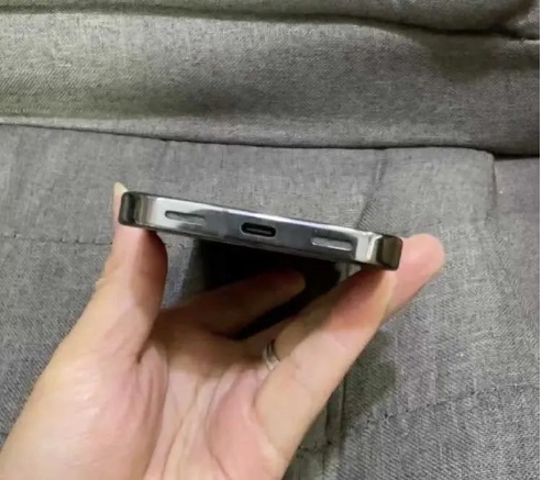 Pixel 10 Pro prototype leaks with possibly thicker تصاویر نمونه اولیه Pixel 10 Pro فاش شد