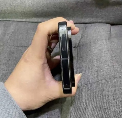 Pixel 10 Pro prototype leaks with possibly thicker1 تصاویر نمونه اولیه Pixel 10 Pro فاش شد