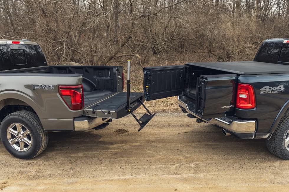 2025-ford-f-150-xlt-v-ram-1500-big-horn-669-67e43d391d1ef رقابت غولها: مقایسه فورد F-150 مدل ۲۰۲۵ و رم ۱۵۰۰ مدل ۲۰۲۵ - دیجینوی