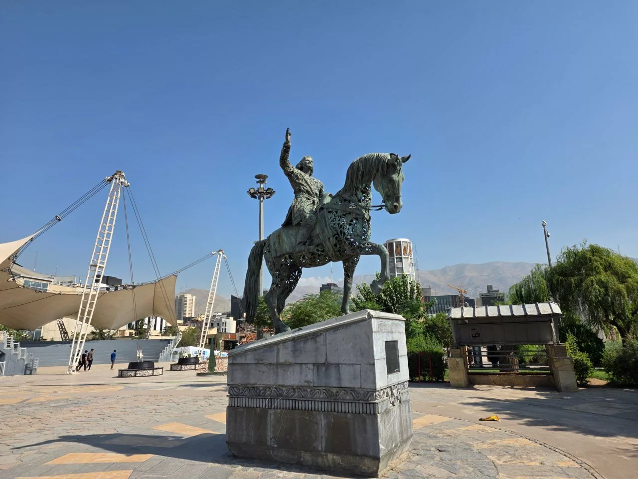 بررسی گوشی سامسونگ گلکسی فولد ۷: یک تاشوی قابل دفاع