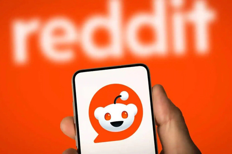 ردیت تأیید سن کاربران در بریتانیا را اجباری کرد!