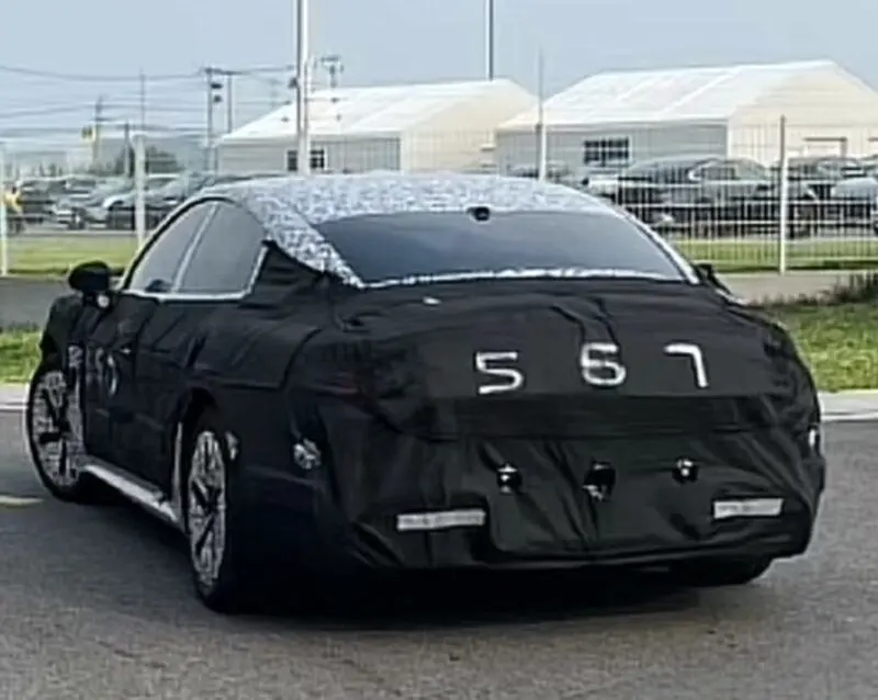 انتشار تصاویر جاسوسی از سدان برقی SU7 L شیائومی