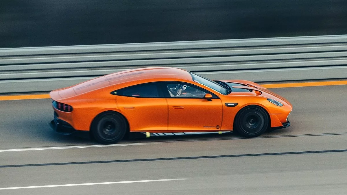مرسدس AMG GT XX در ۷.۵ روز،‌ دور دنیا را طی کرد