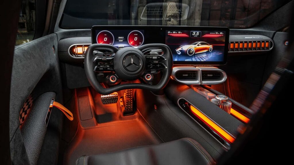 مرسدس AMG GT4 EV با ۱۳۰۰ اسببخار قدرت، رقبایش را به چالش میکشد