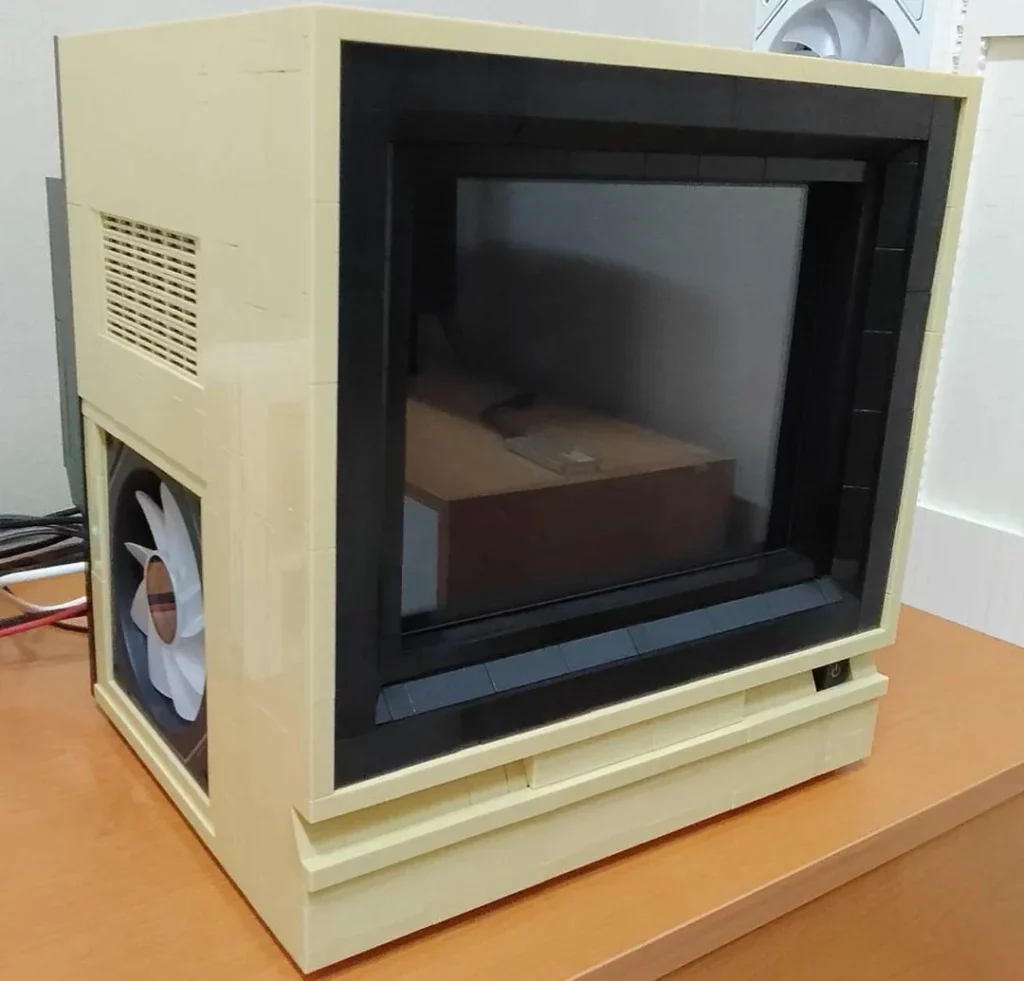 ایده خلاقانه کاربر ردیت: سرهمکردن یک کامپیوتر شبیه Apple II با قطعات لگو