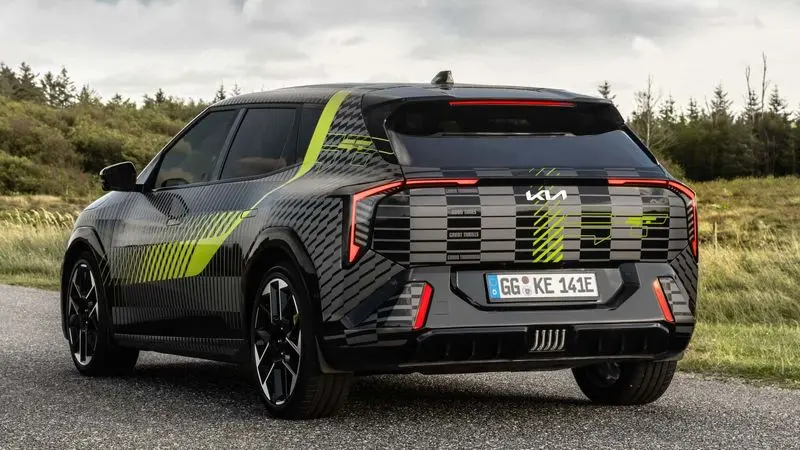 نگاهی به کیا EV4 GT؛ اسپرتترین کراساور الکتریکی ۲۰۲۶