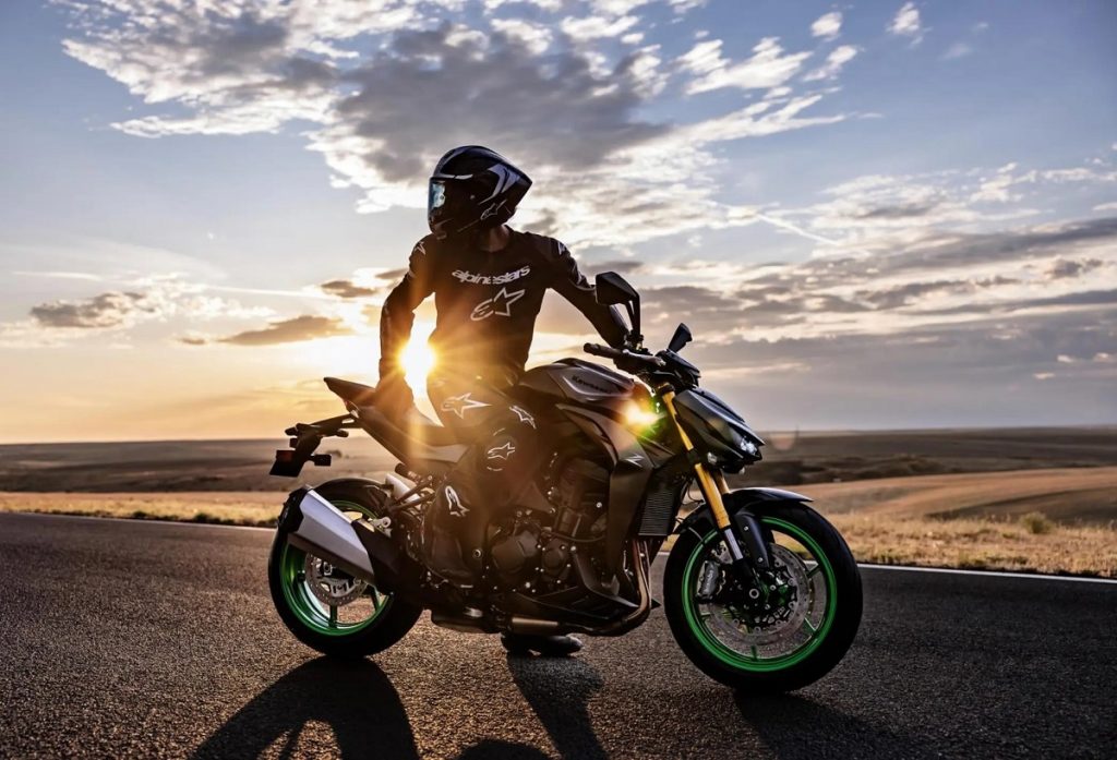 کاوازاکی Z1100 و Z1100 SE مدل ۲۰۲۶ معرفی شدند