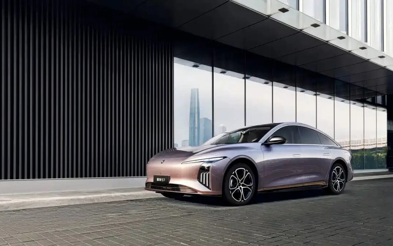 این خودروی برقی با ۱۴ دقیقه شارژ ۳۲۰ کیلومتر پیمایش می‌کند