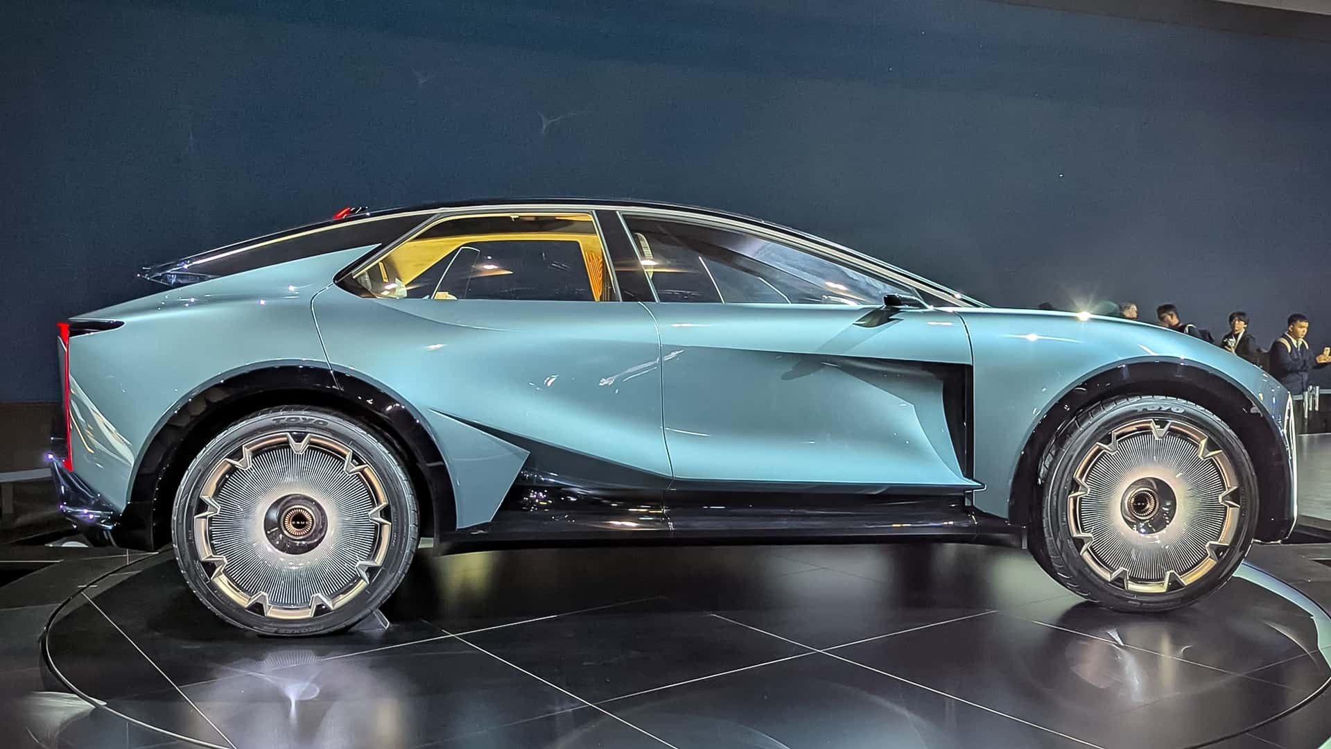 شاسی‌بلند لکسوس ال اس جدید هم دیده شد!