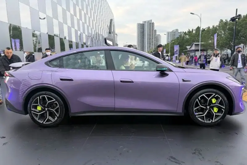 دیپال L06؛ اولین سدان چینی با تعلیق فراری