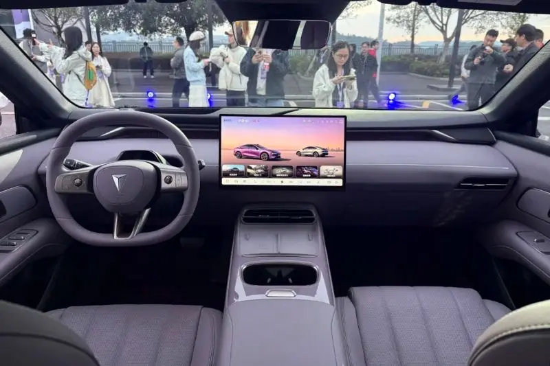 دیپال L06؛ اولین سدان چینی با تعلیق فراری