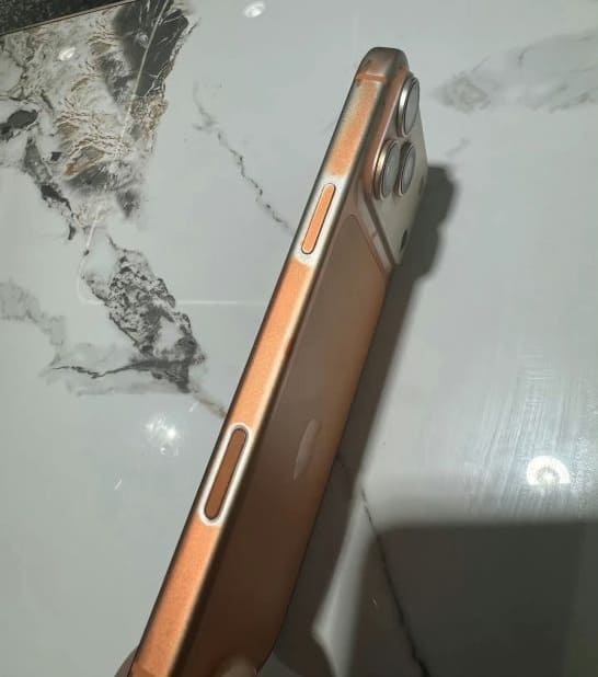 چالش تازه اپل: رنگی که با یک دستمال میرود!