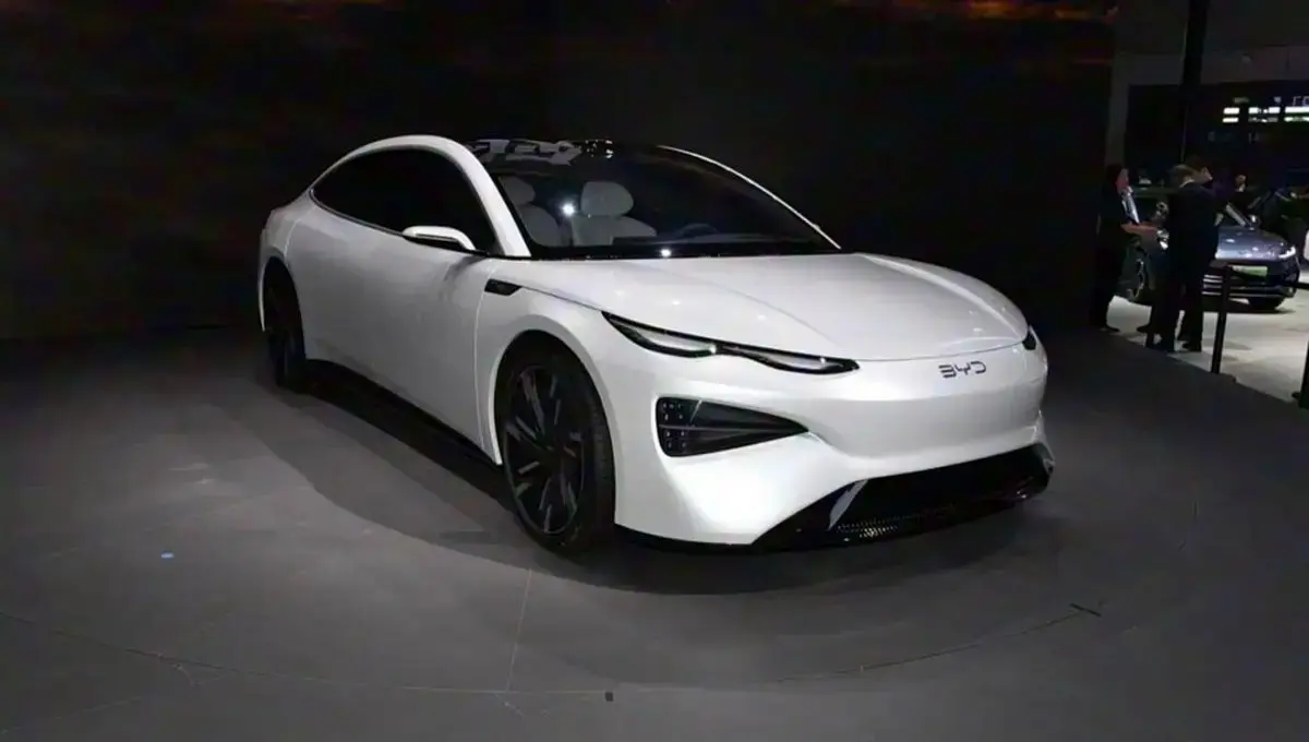 BYD از دو خودروی برقی لوکس رونمایی کرد