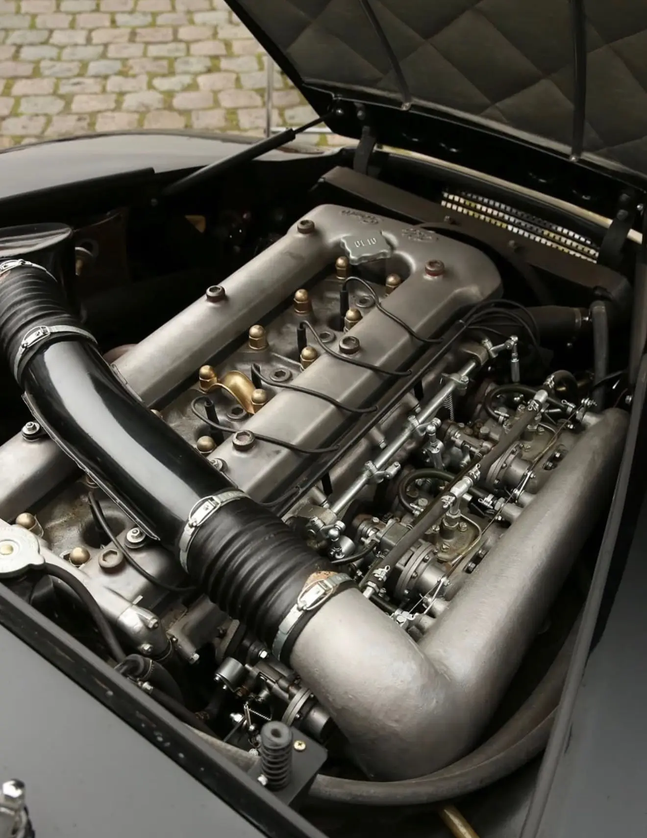 خودروی افسانهای سوفیا لورن از نایابترین کلاسیکهای جهان