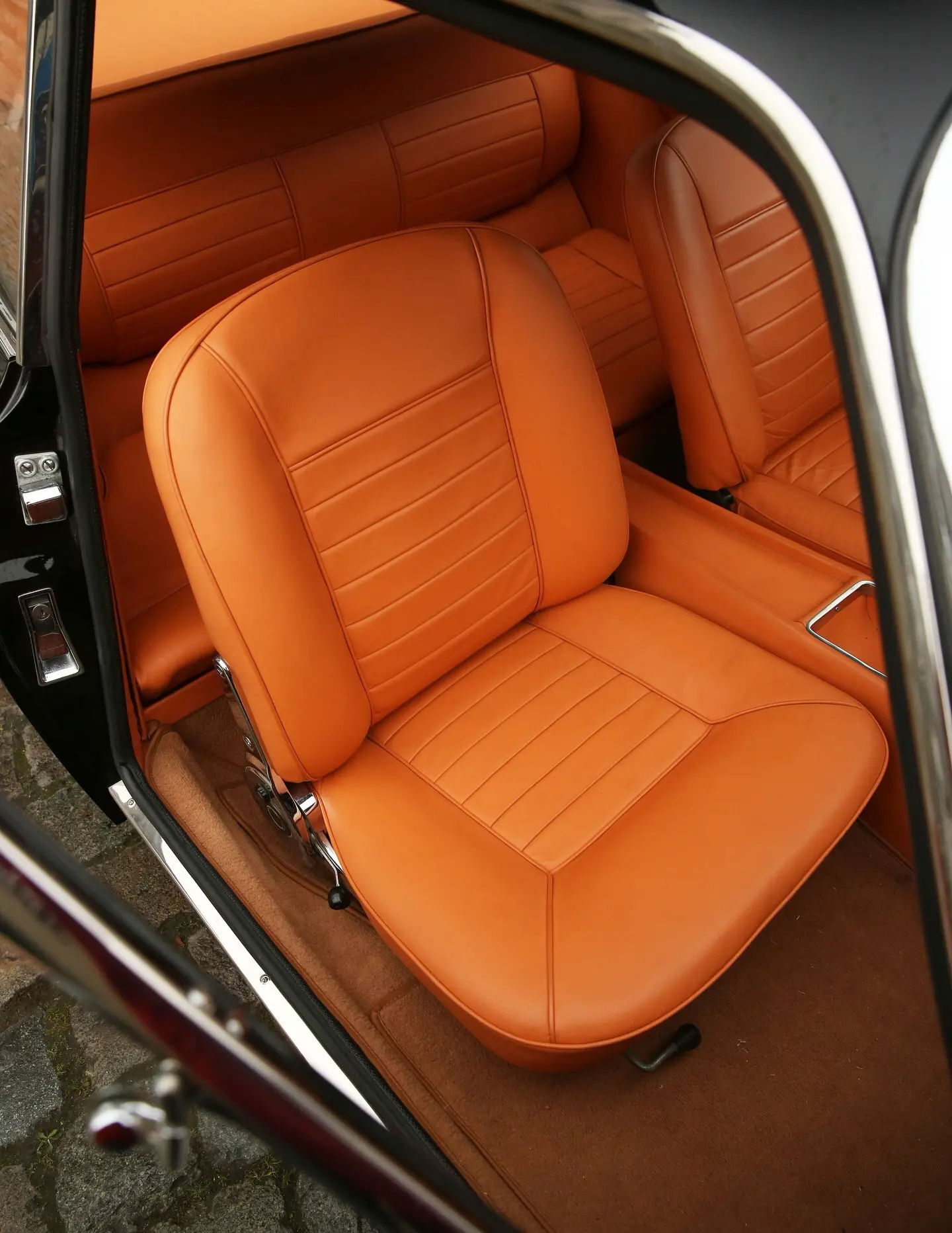 خودروی افسانهای سوفیا لورن از نایابترین کلاسیکهای جهان