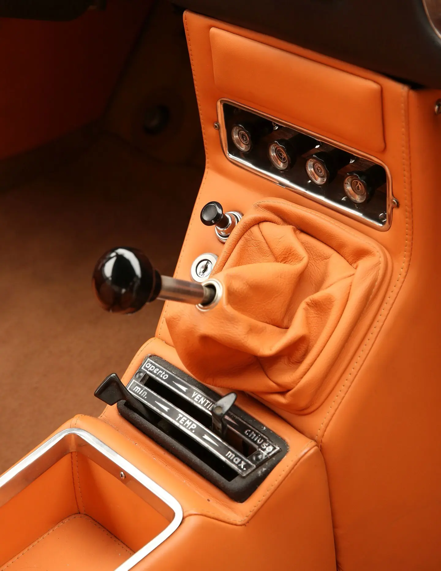 خودروی افسانهای سوفیا لورن از نایابترین کلاسیکهای جهان