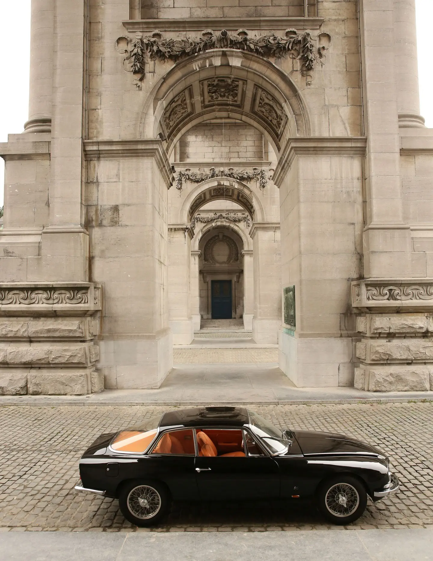 خودروی افسانهای سوفیا لورن از نایابترین کلاسیکهای جهان