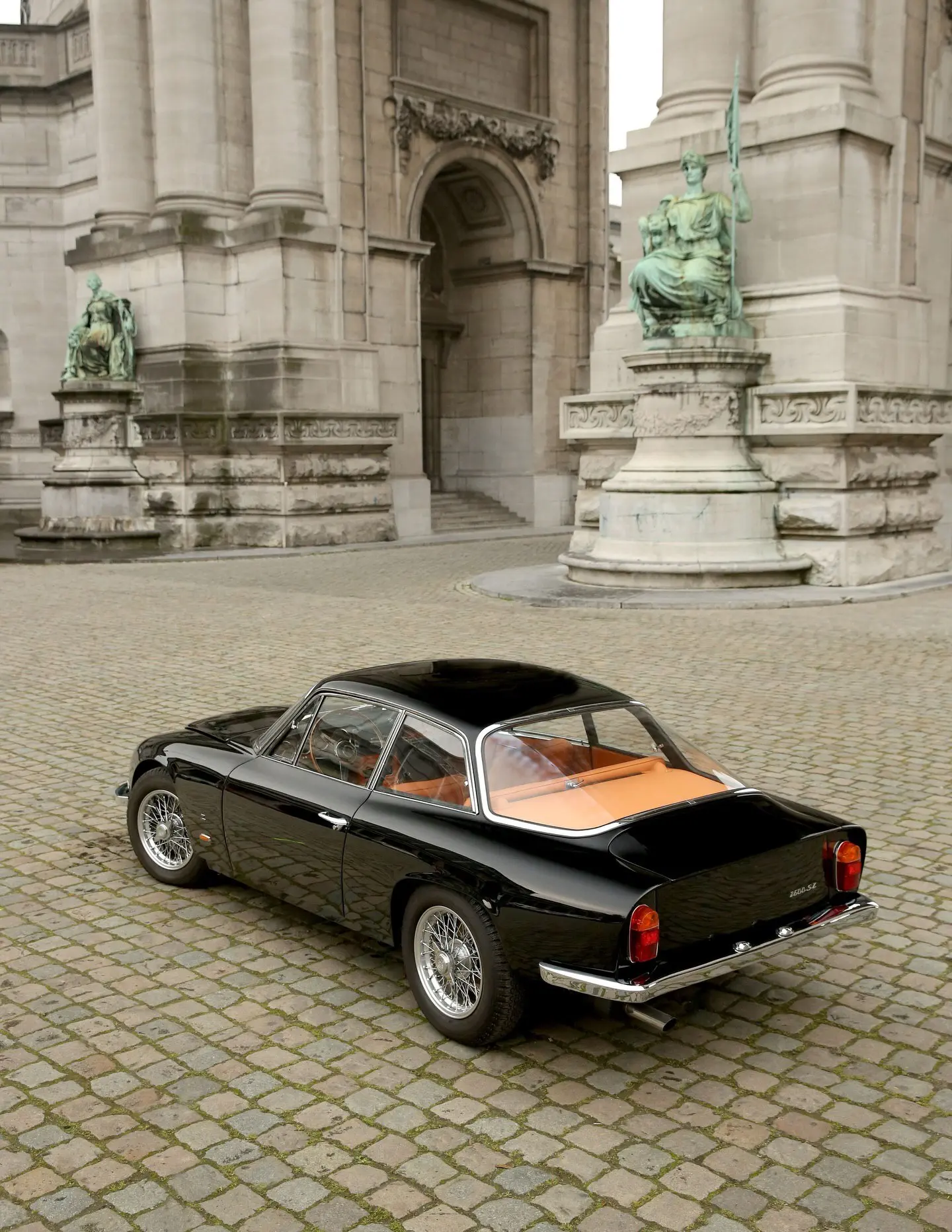 خودروی افسانهای سوفیا لورن از نایابترین کلاسیکهای جهان