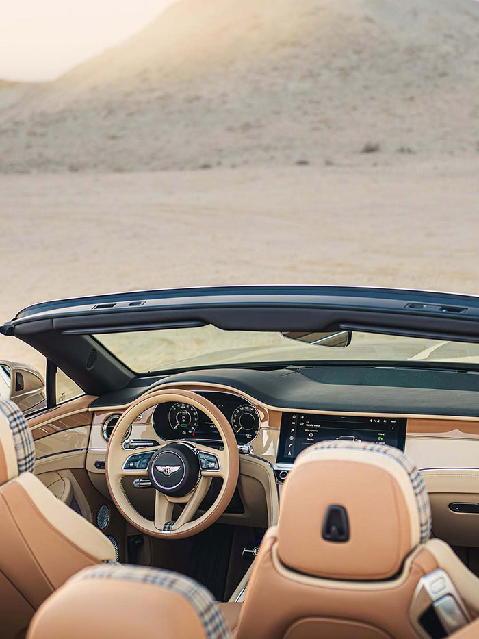 معرفی بنتلی آزور با الهام از زیبایی غروب خلیج فارس