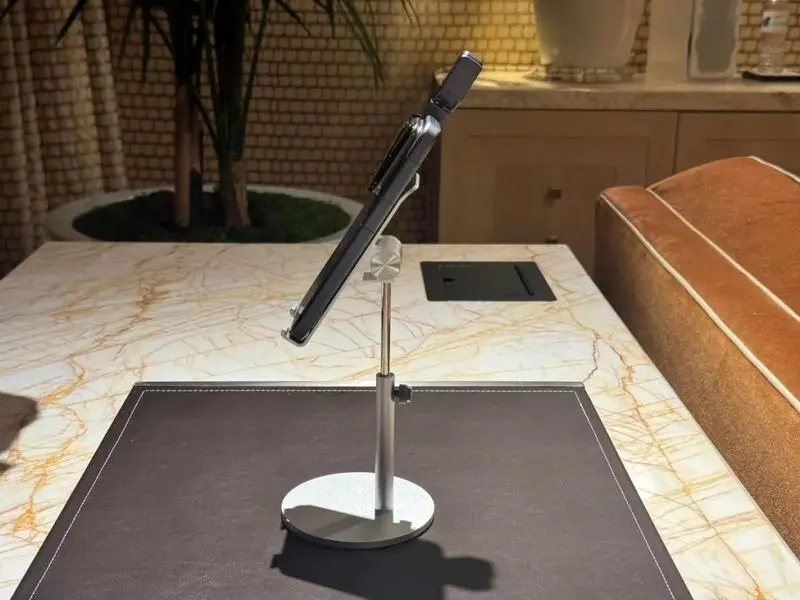 گوشی رباتیک آنر با بازوی متحرک و گیمبال داخلی رونمایی شد