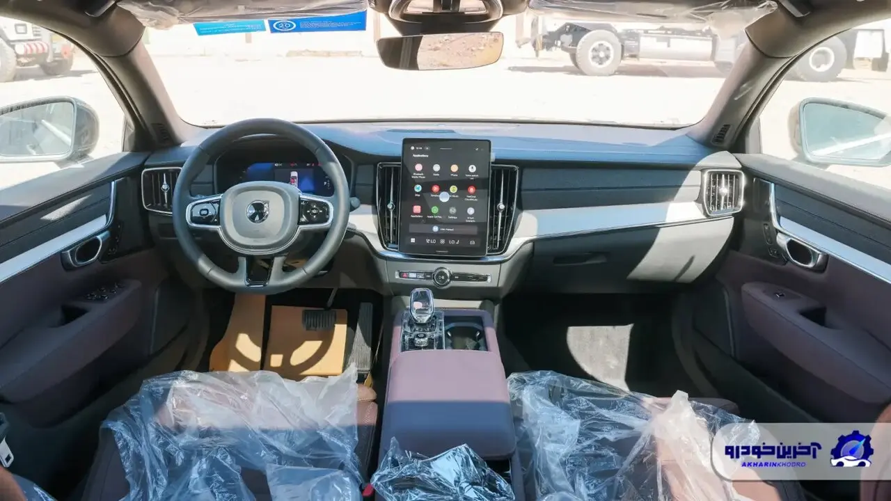 سدان لوکس سوئدی به ایران رسید