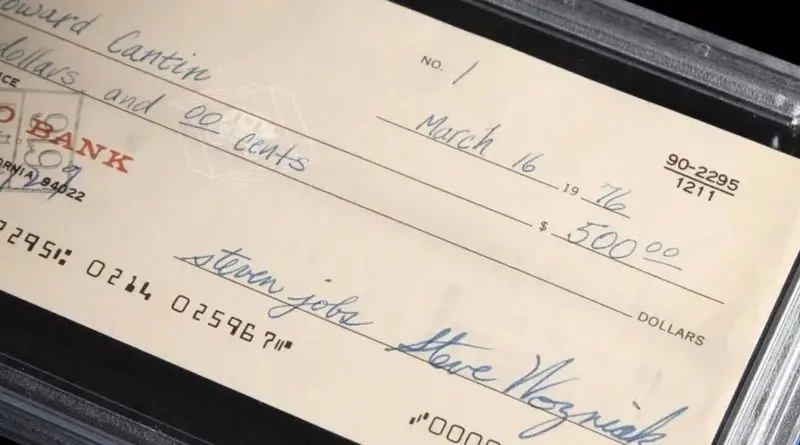 چک ۵۰۰ دلاری اپل با امضای استیو جابز ۲.۴ میلیون دلار فروخته شد!